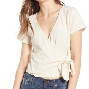 • Madewell 100% Cotton Cream Wrap Top Tie Front Short Sleeve. Small